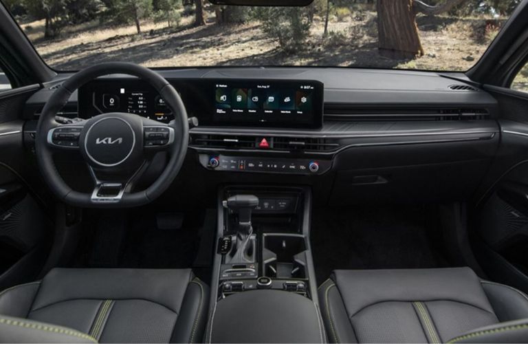 cockpit of the 2025 Kia K5